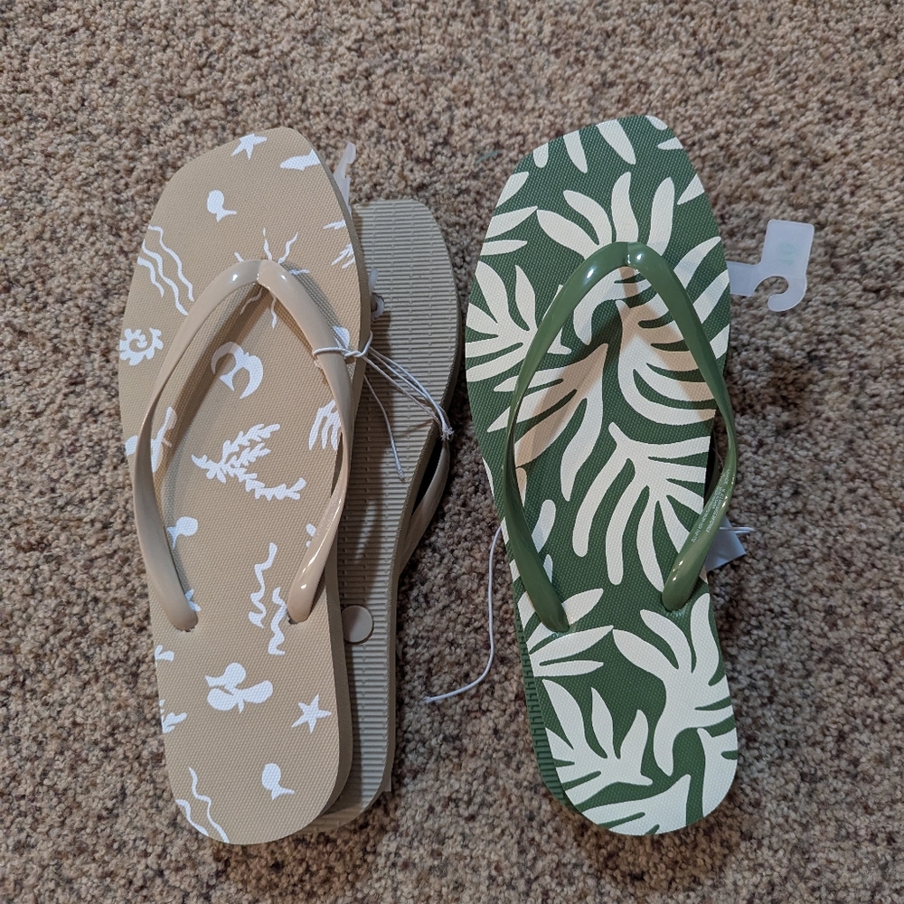 Bundle Of Flip flops - Picture 2 of 4